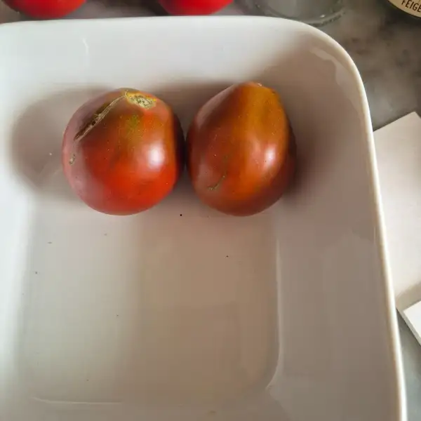 Tomaten: Blue Pear