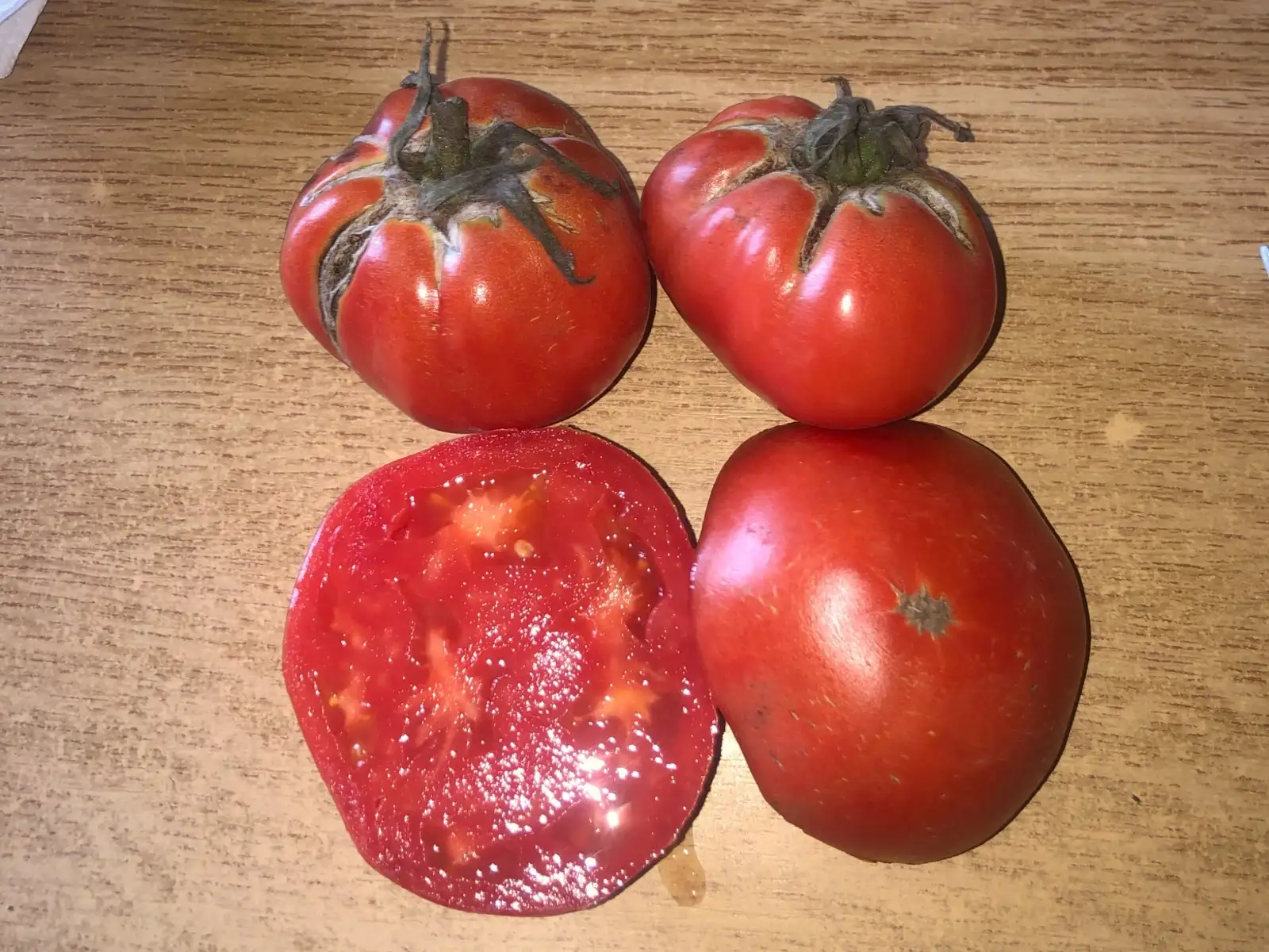 Tomaten: Mari de Sanpetru