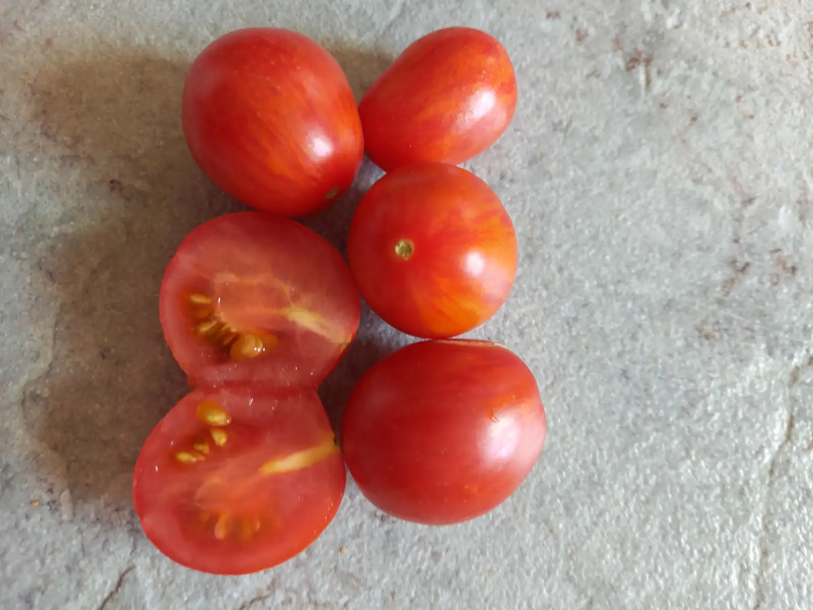 Tomaten: Pink Bumblebee