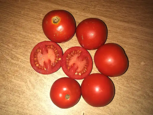 Tomaten: Pommier de Russie
