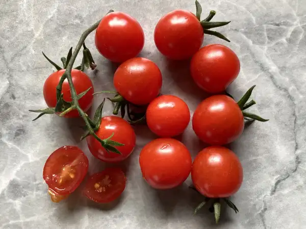 Tomaten: Sweet Aperitif ( Mark Rowland )